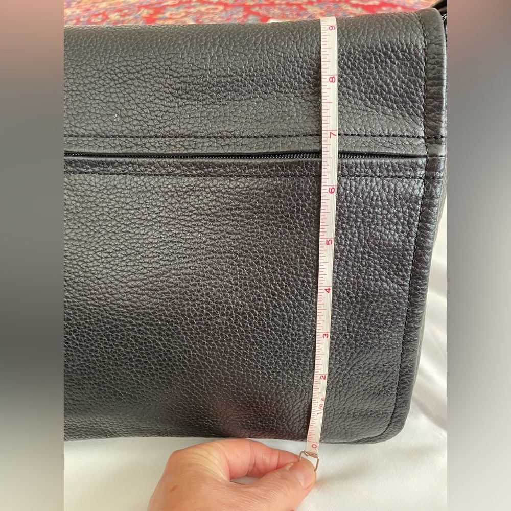 Liz Claiborne Black Leather Crossbody Shoulder Bag - Picture 14 of 14